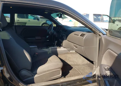 2014 Dodge Challenger Sxt z USA, uszkodzony, nr VIN 2C3CDYAG1EH277288